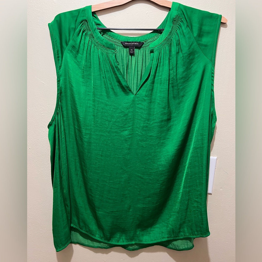 Banana Republic Emerald Green Sleeveless Blouse